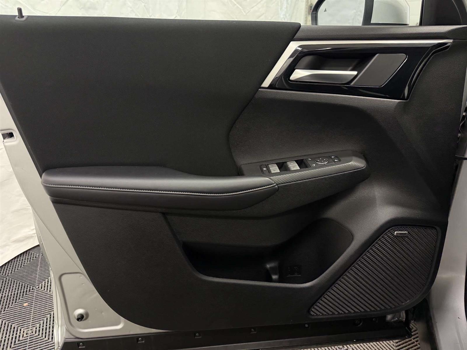 2025 Mitsubishi Outlander ES S-AWC 7 PASSENGER | HEATED SEATS - Thumbnail 19