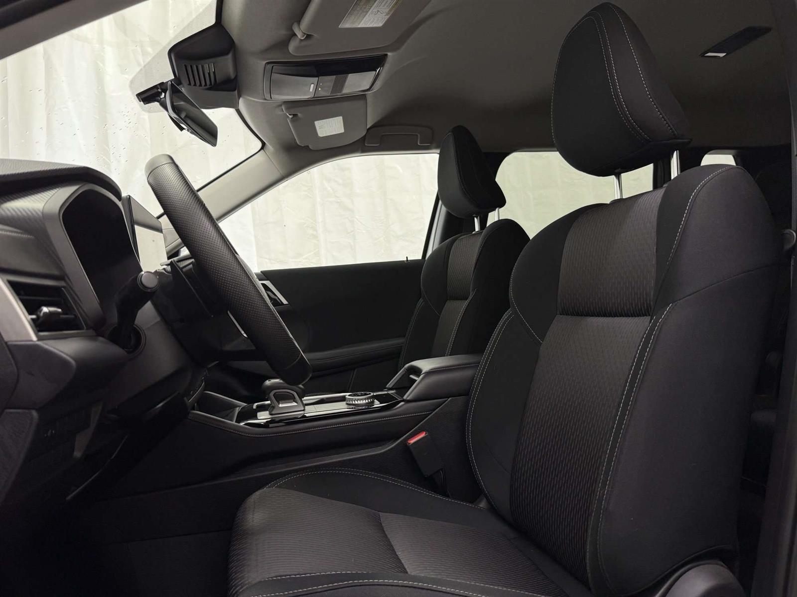 2025 Mitsubishi Outlander ES S-AWC 7 PASSENGER | HEATED SEATS - Thumbnail 22