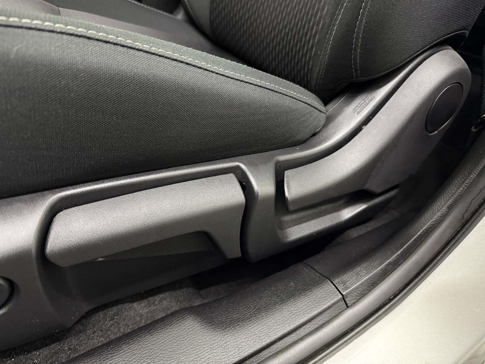 2025 Mitsubishi Outlander ES S-AWC 7 PASSENGER | HEATED SEATS - Thumbnail 23