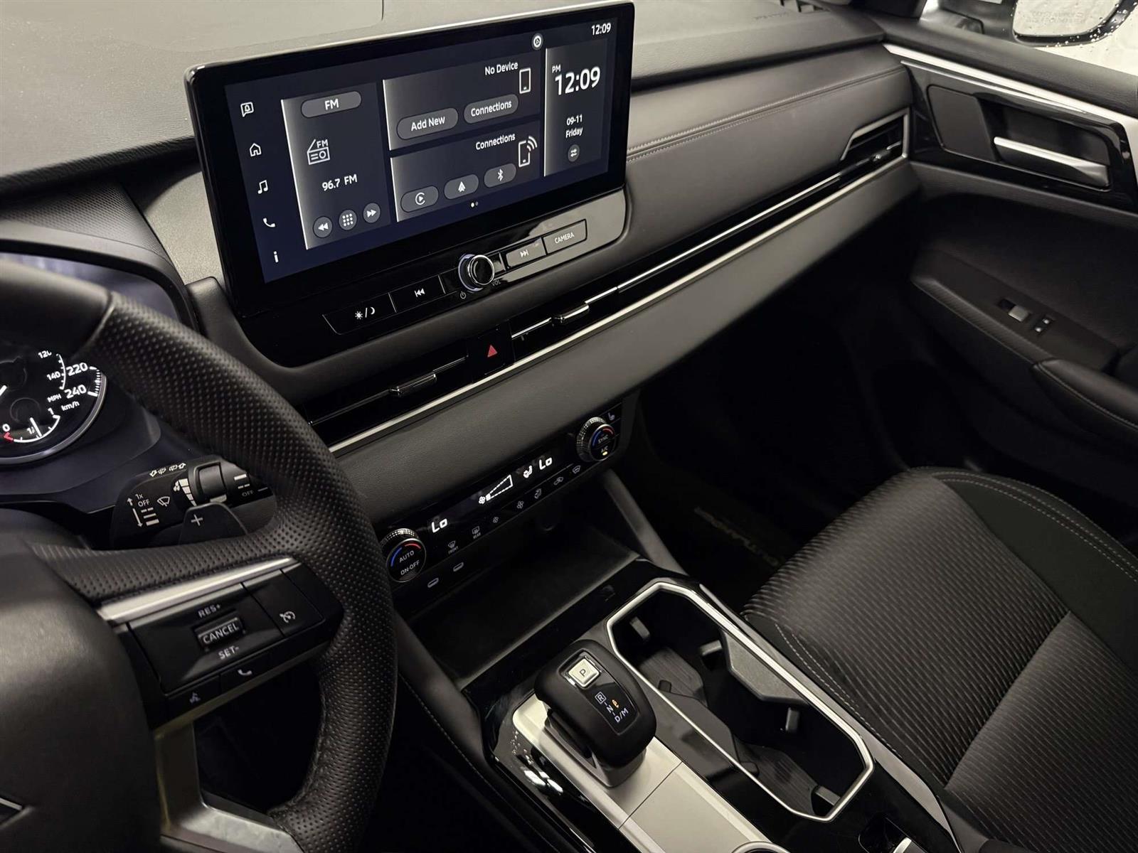 2025 Mitsubishi Outlander ES S-AWC 7 PASSENGER | HEATED SEATS - Thumbnail 25