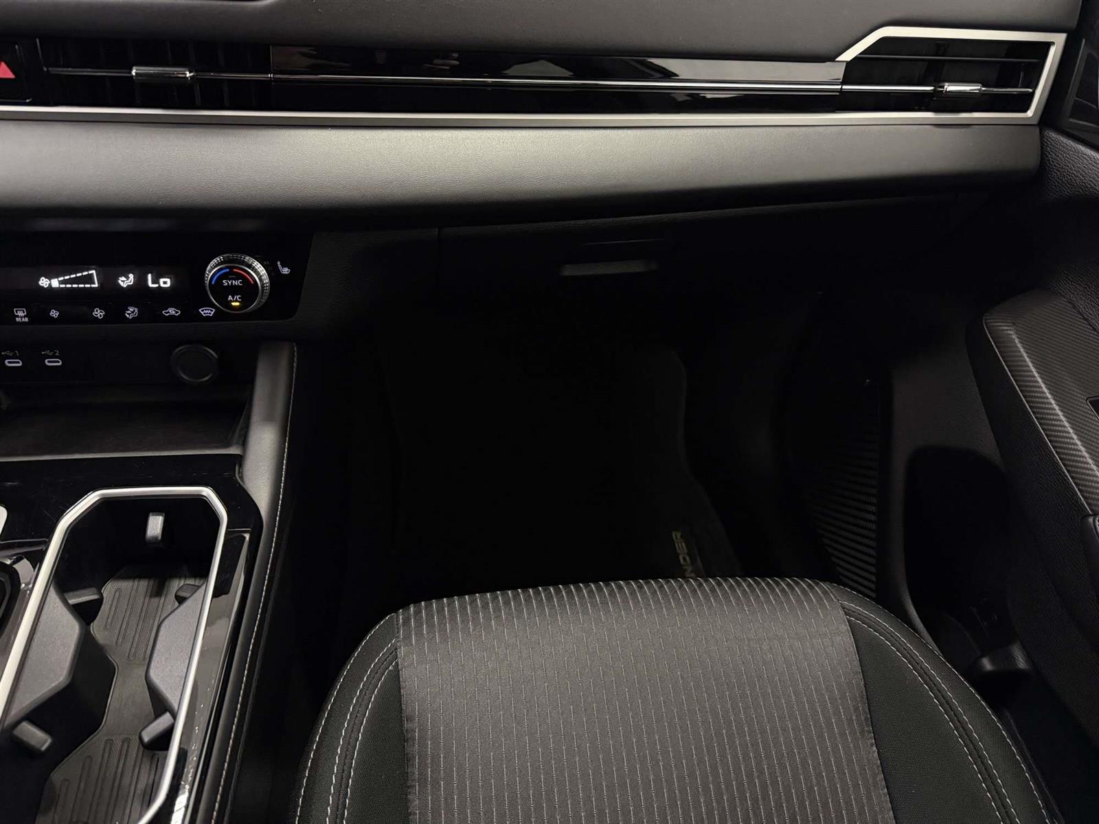 2025 Mitsubishi Outlander ES S-AWC 7 PASSENGER | HEATED SEATS - Thumbnail 33