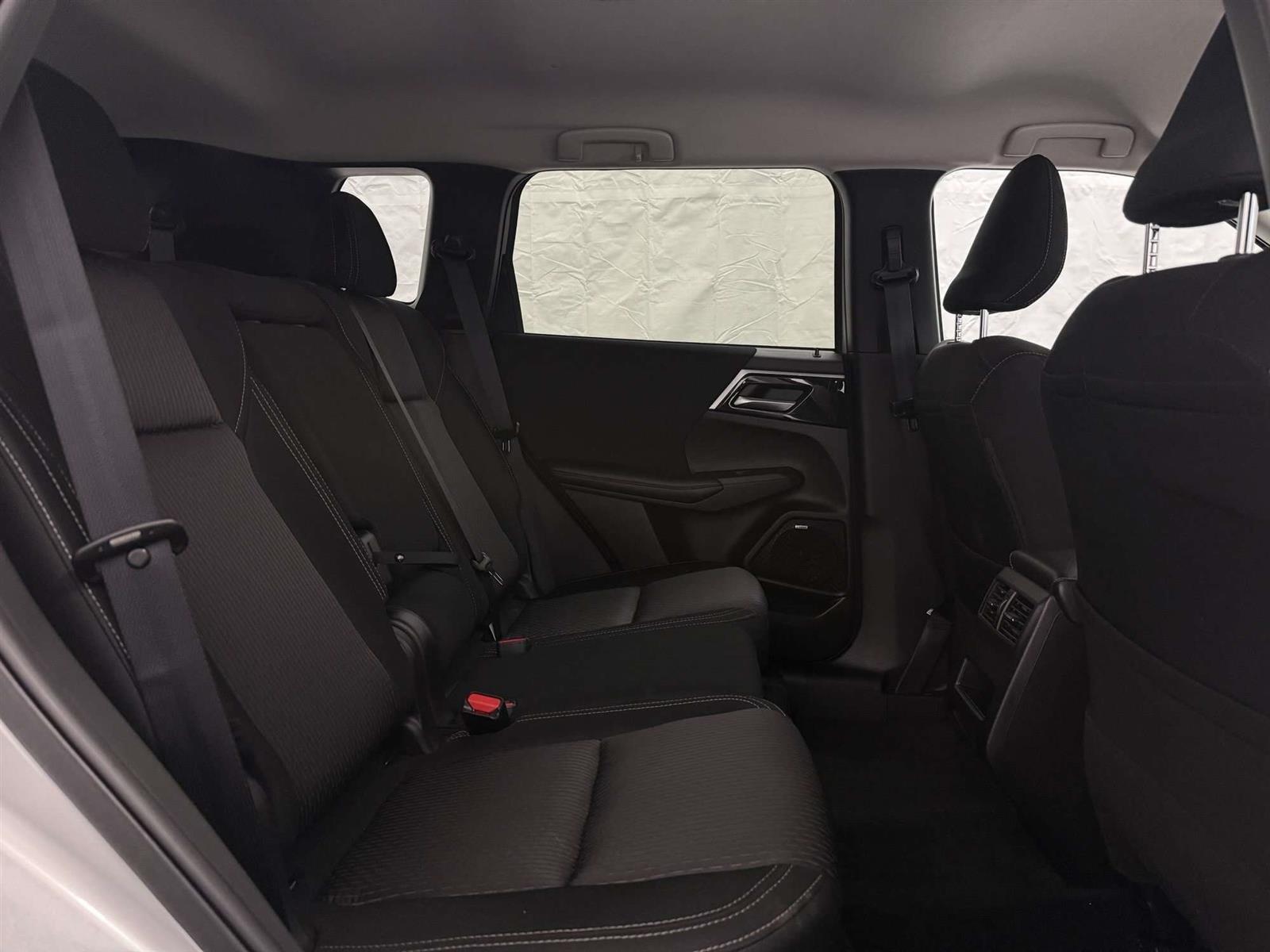 2025 Mitsubishi Outlander ES S-AWC 7 PASSENGER | HEATED SEATS - Thumbnail 40