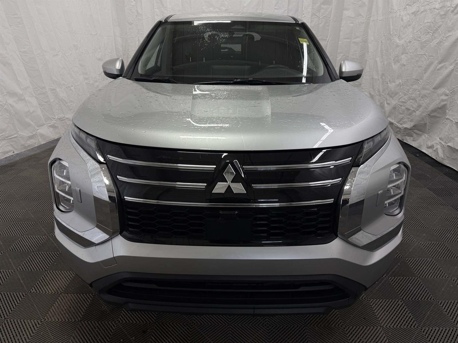 2025 Mitsubishi Outlander ES S-AWC 7 PASSENGER | HEATED SEATS - Thumbnail 5
