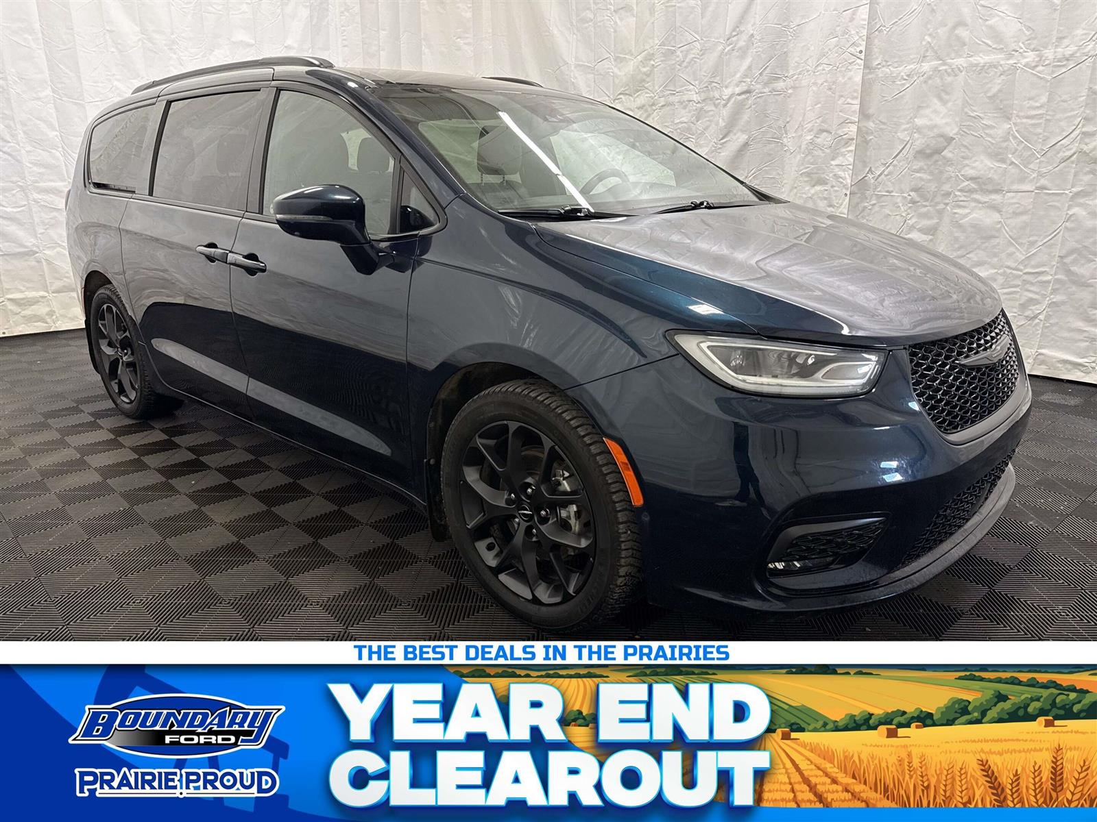 2022 Chrysler Pacifica TOURING L "S" | LEATHER | DVD | VACUUM | FAMCAM - Main View