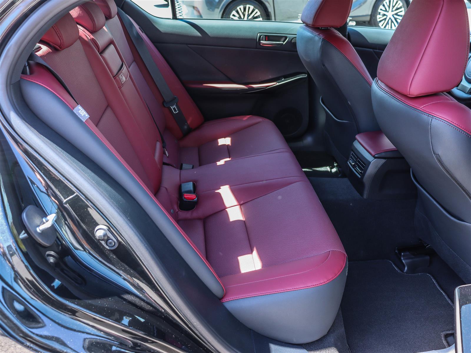 2024 Lexus IS 300 20
