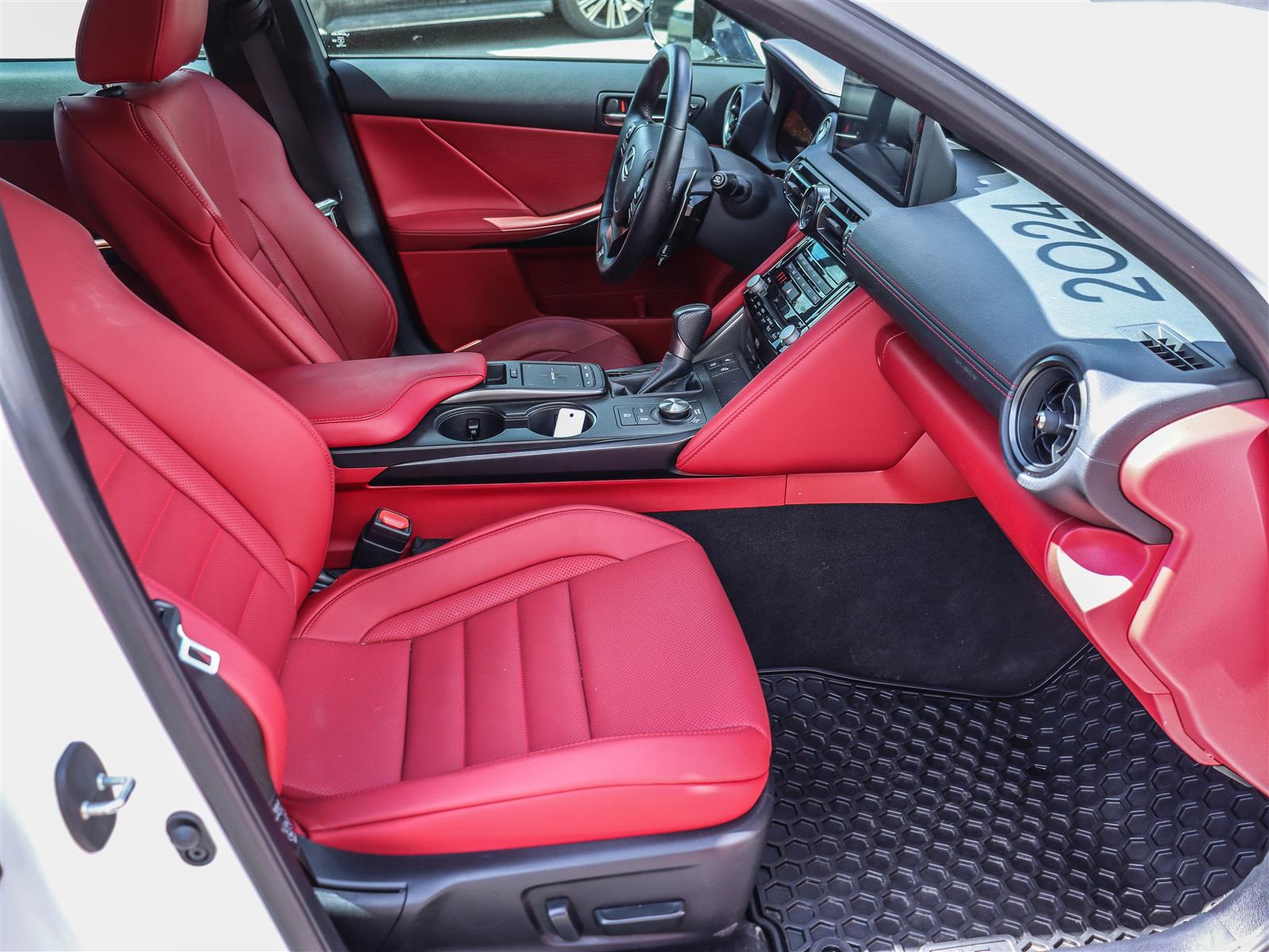 2024 Lexus IS 18