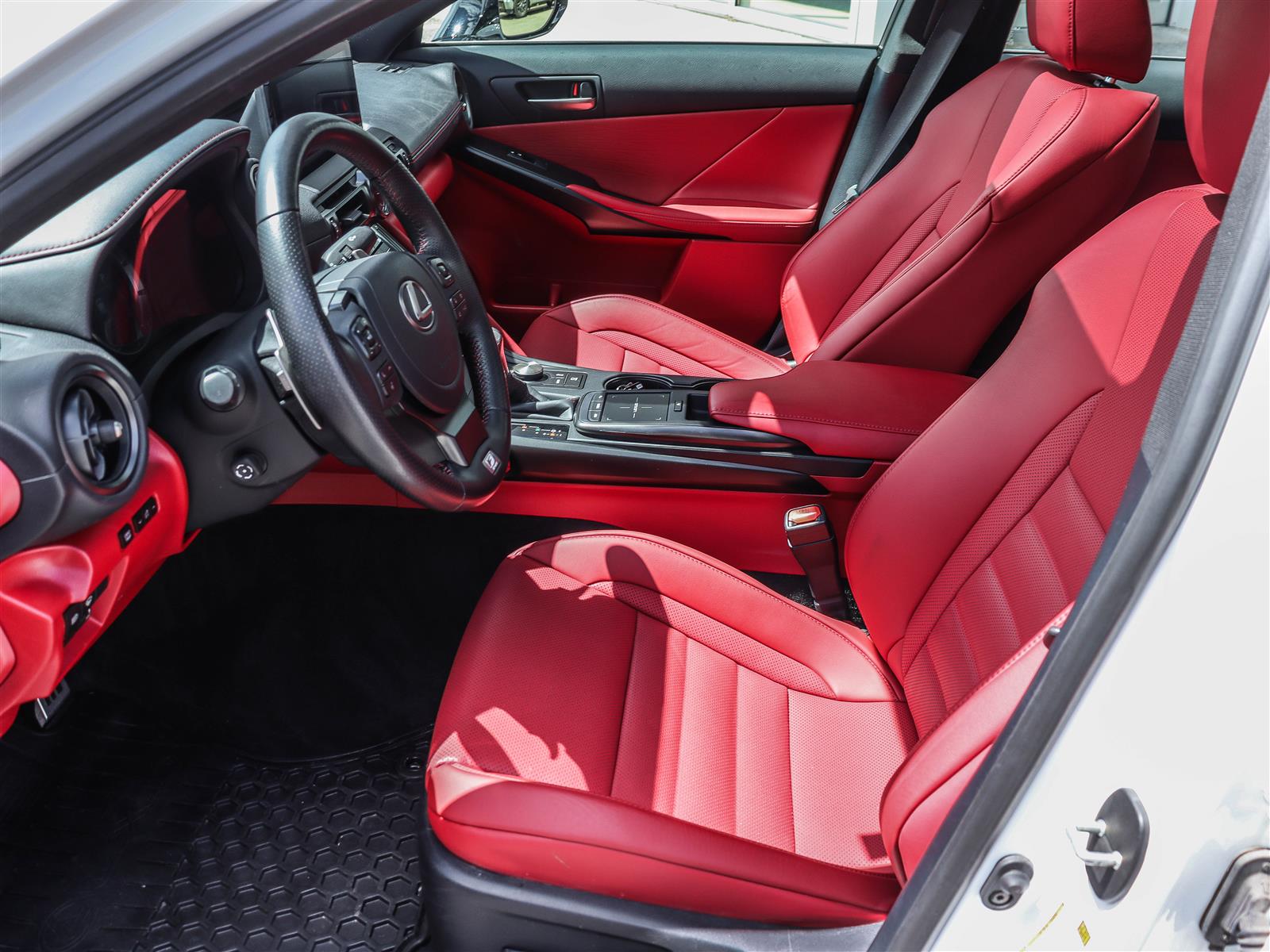 2024 Lexus IS 300 10