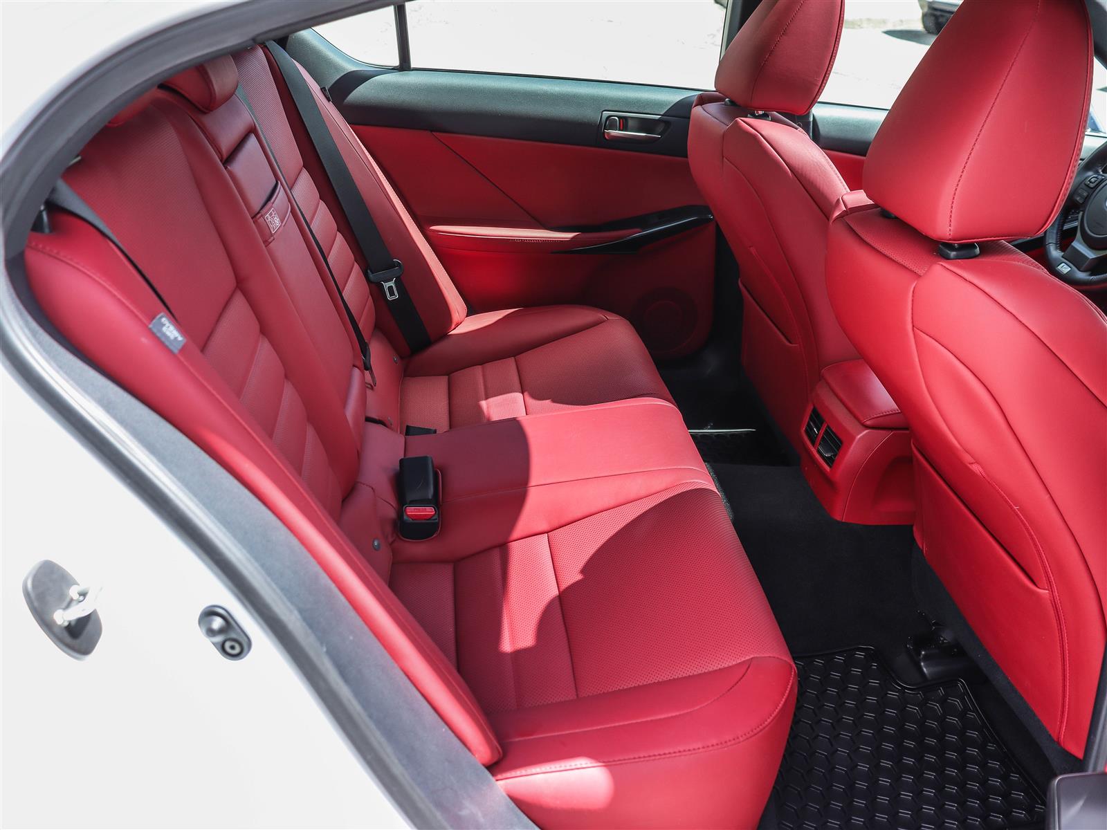 2024 Lexus IS 300 20