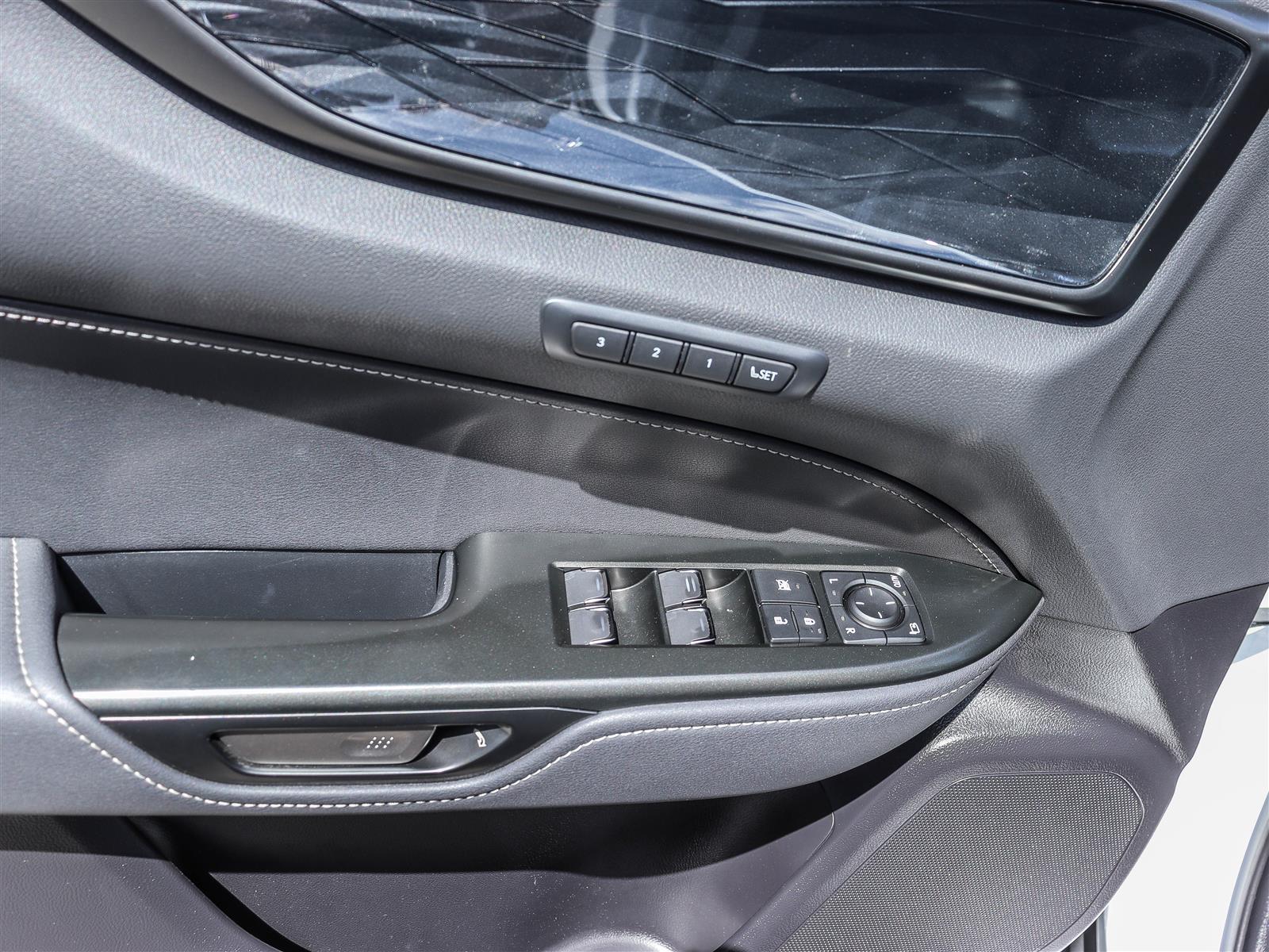 2025 Lexus NX450h+ 12