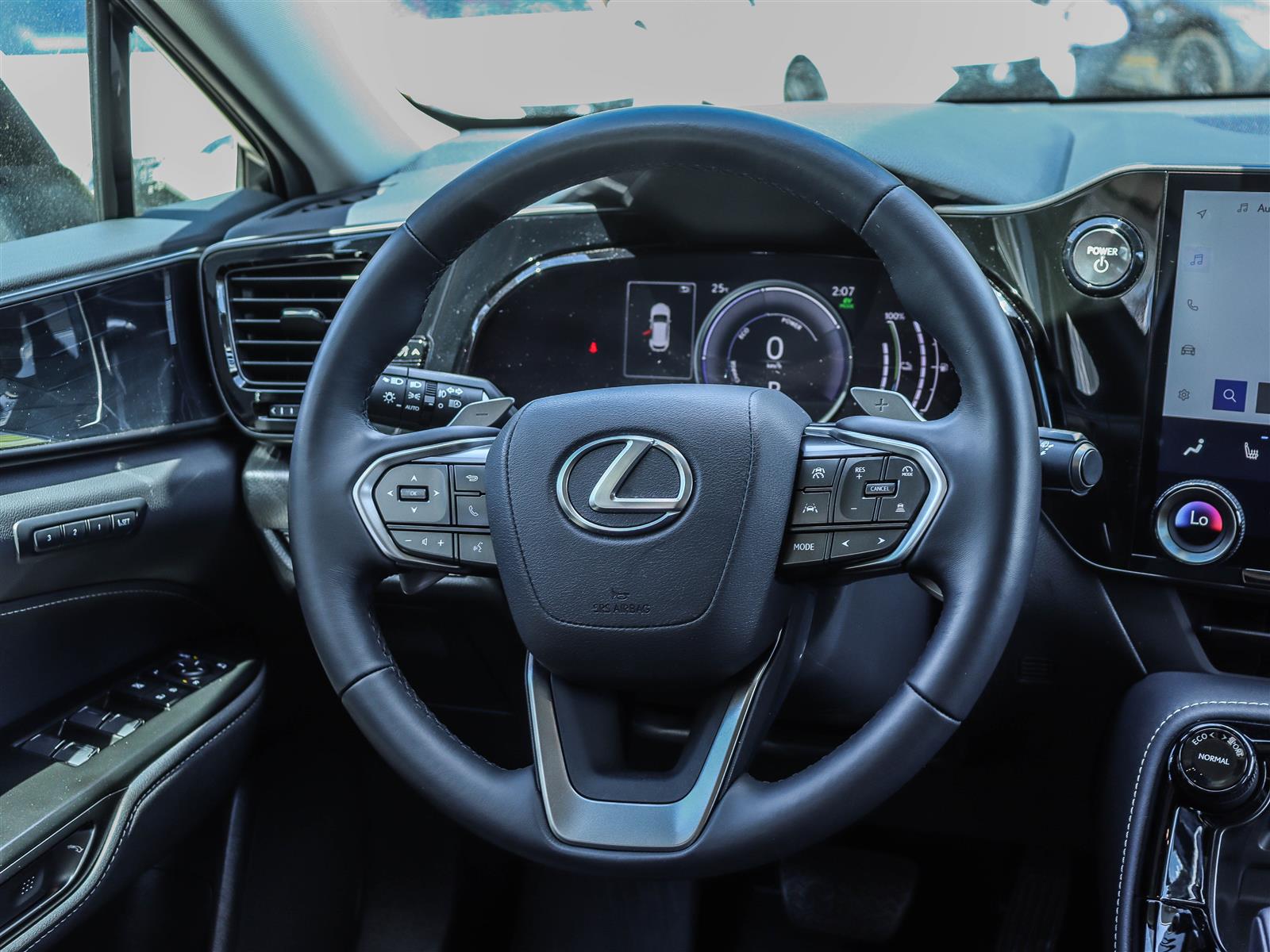 2025 Lexus NX450h+ 13