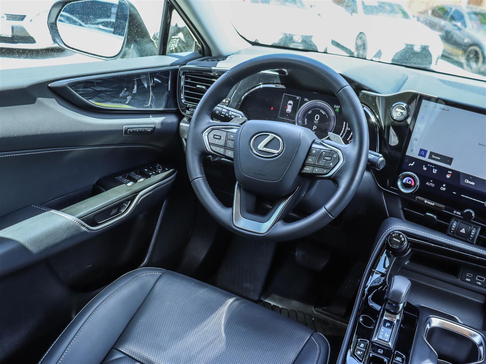 2025 Lexus NX450h+ 15