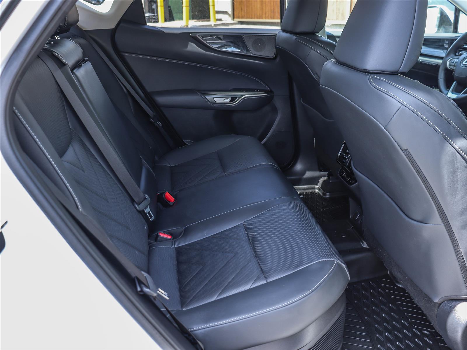 2025 Lexus NX450h+ 21