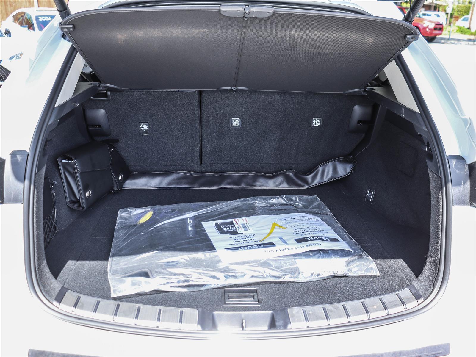 2025 Lexus NX450h+ 22