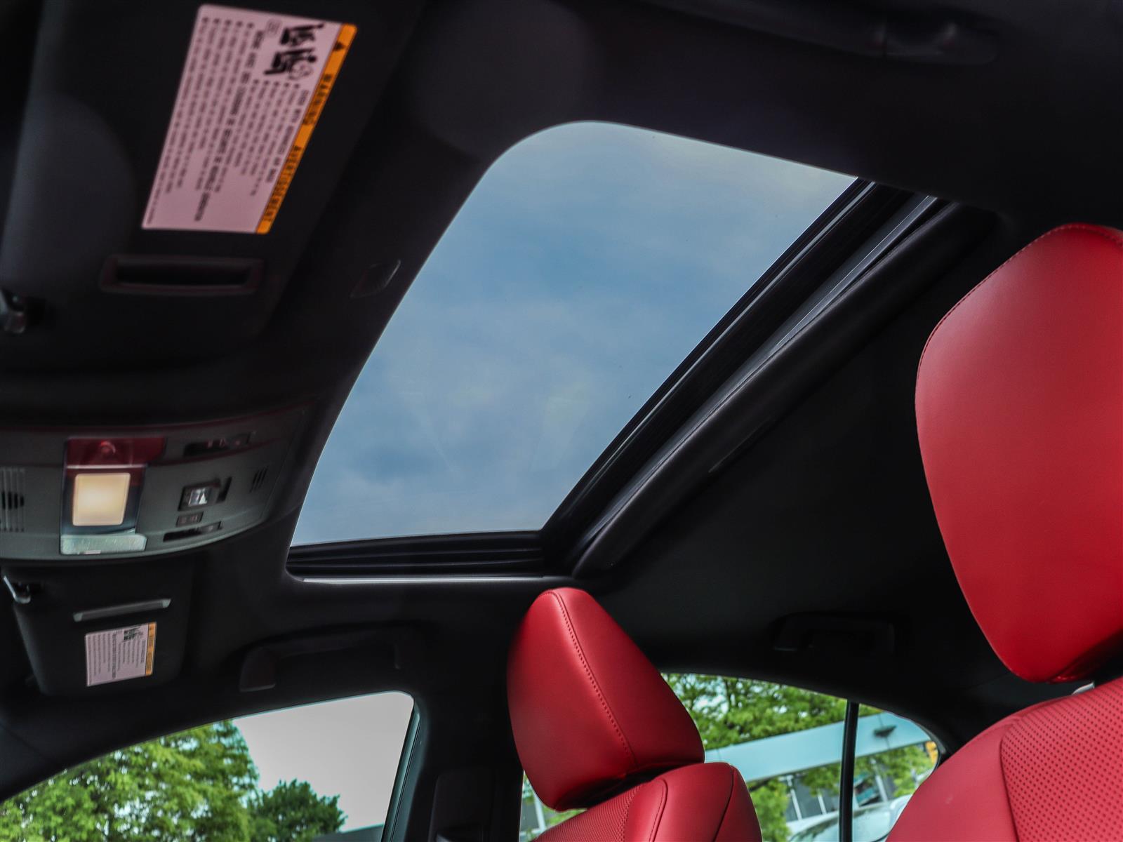2022 Lexus IS 350 9