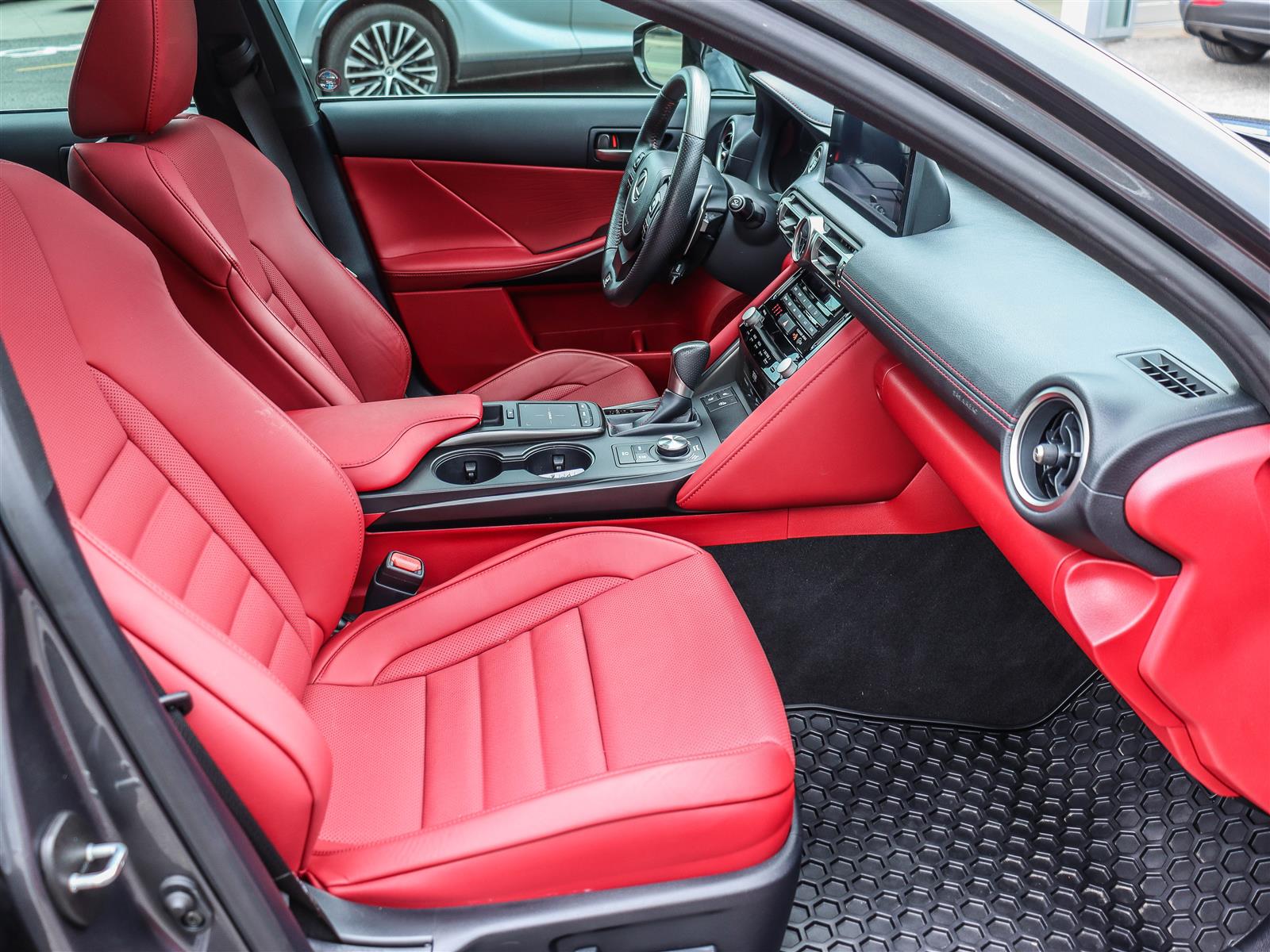 2022 Lexus IS 350 18
