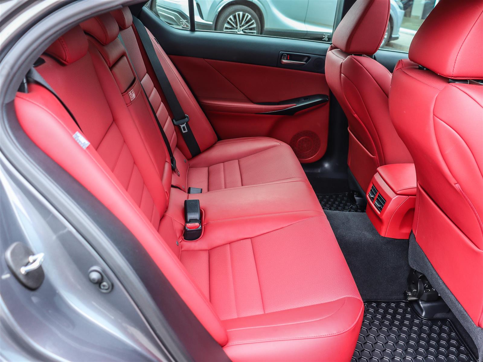 2022 Lexus IS 350 20