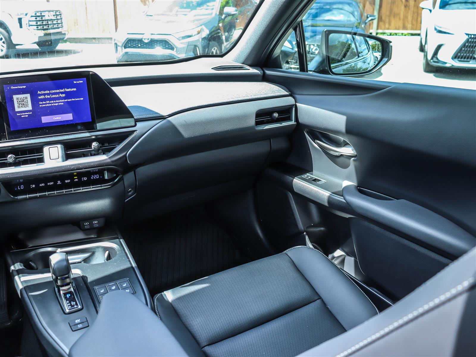 2025 Lexus UX 300H 17