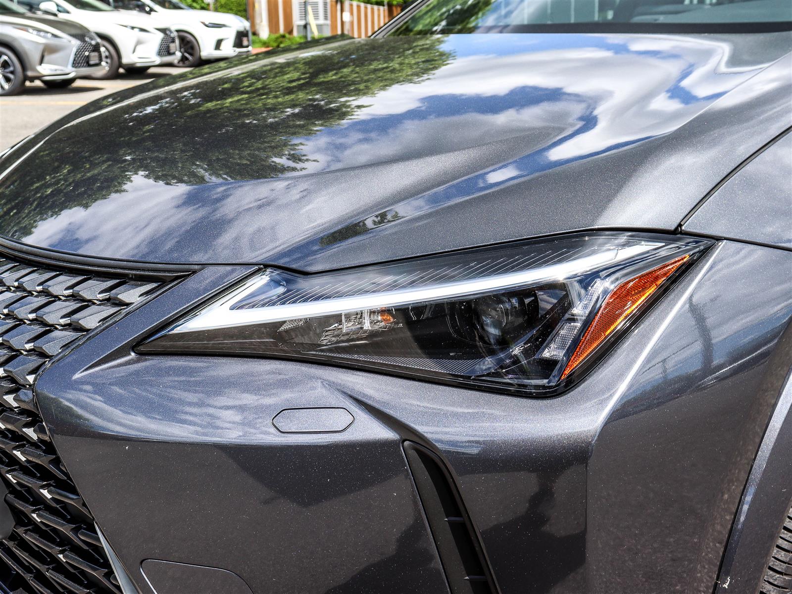 2025 Lexus UX 300H 24