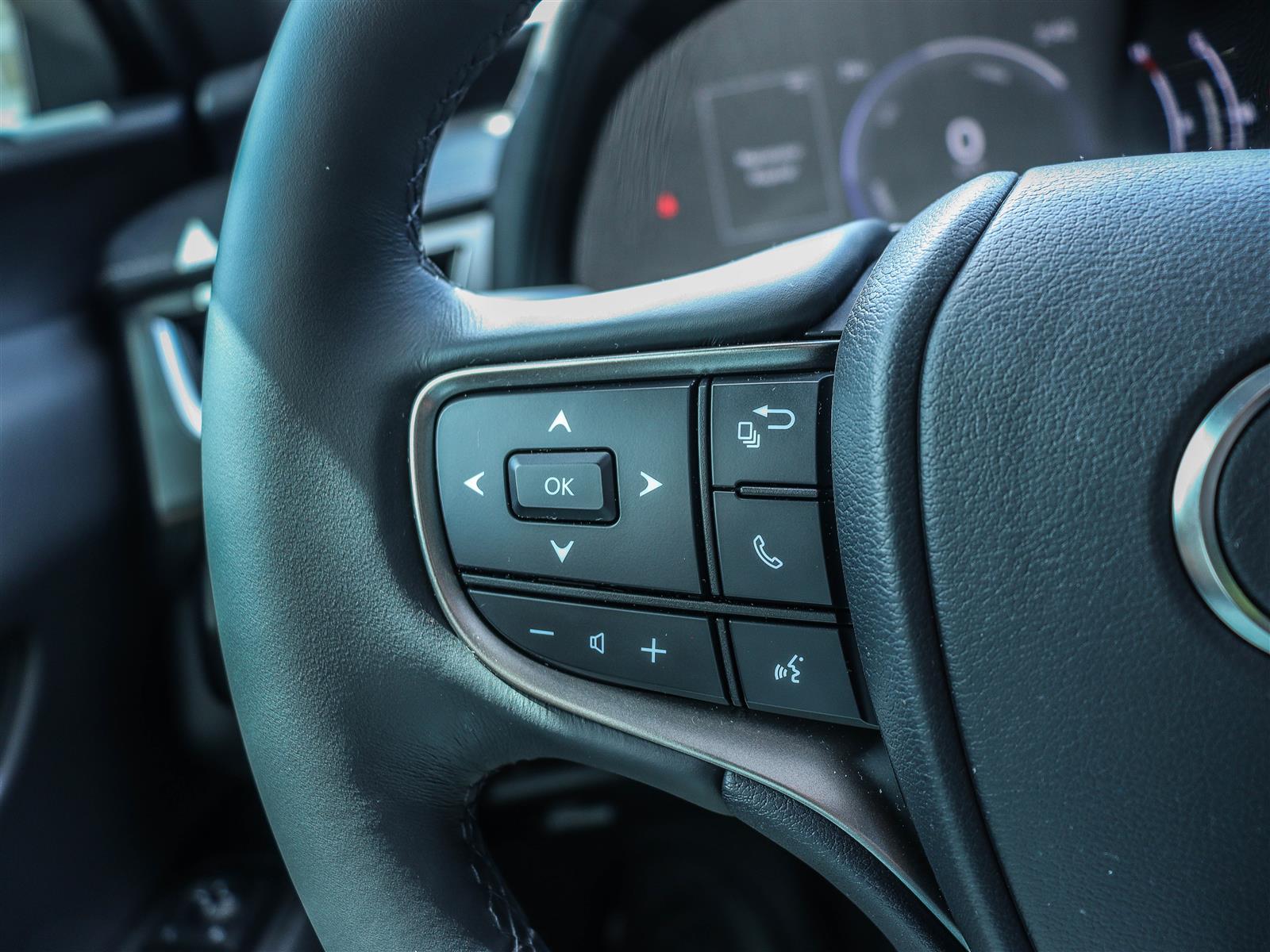 2025 Lexus UX 300H 27