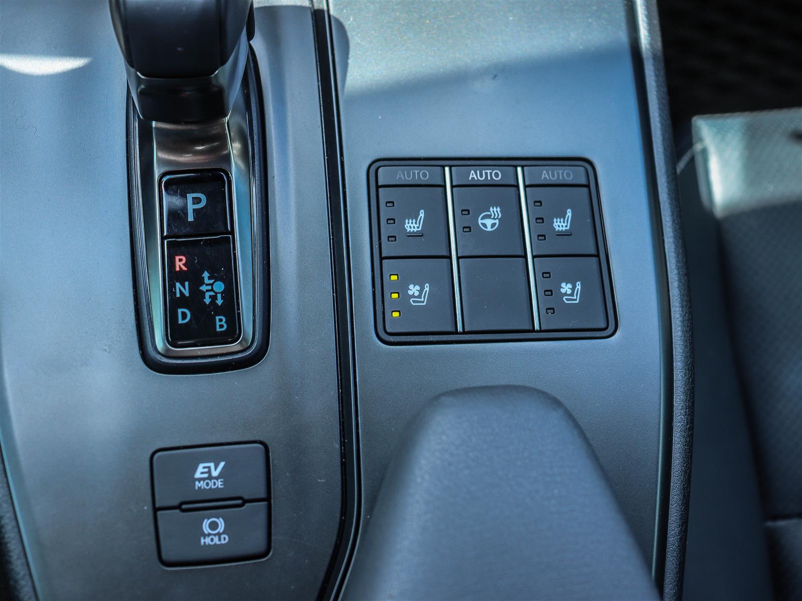 2025 Lexus UX 300H 30
