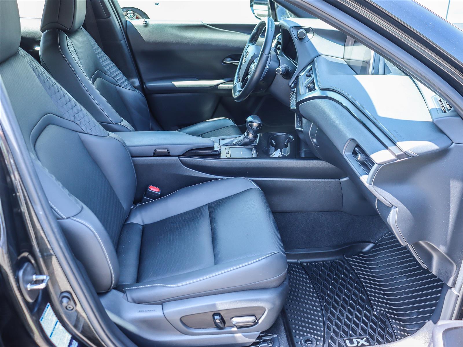 2020 Lexus UX 250H 18