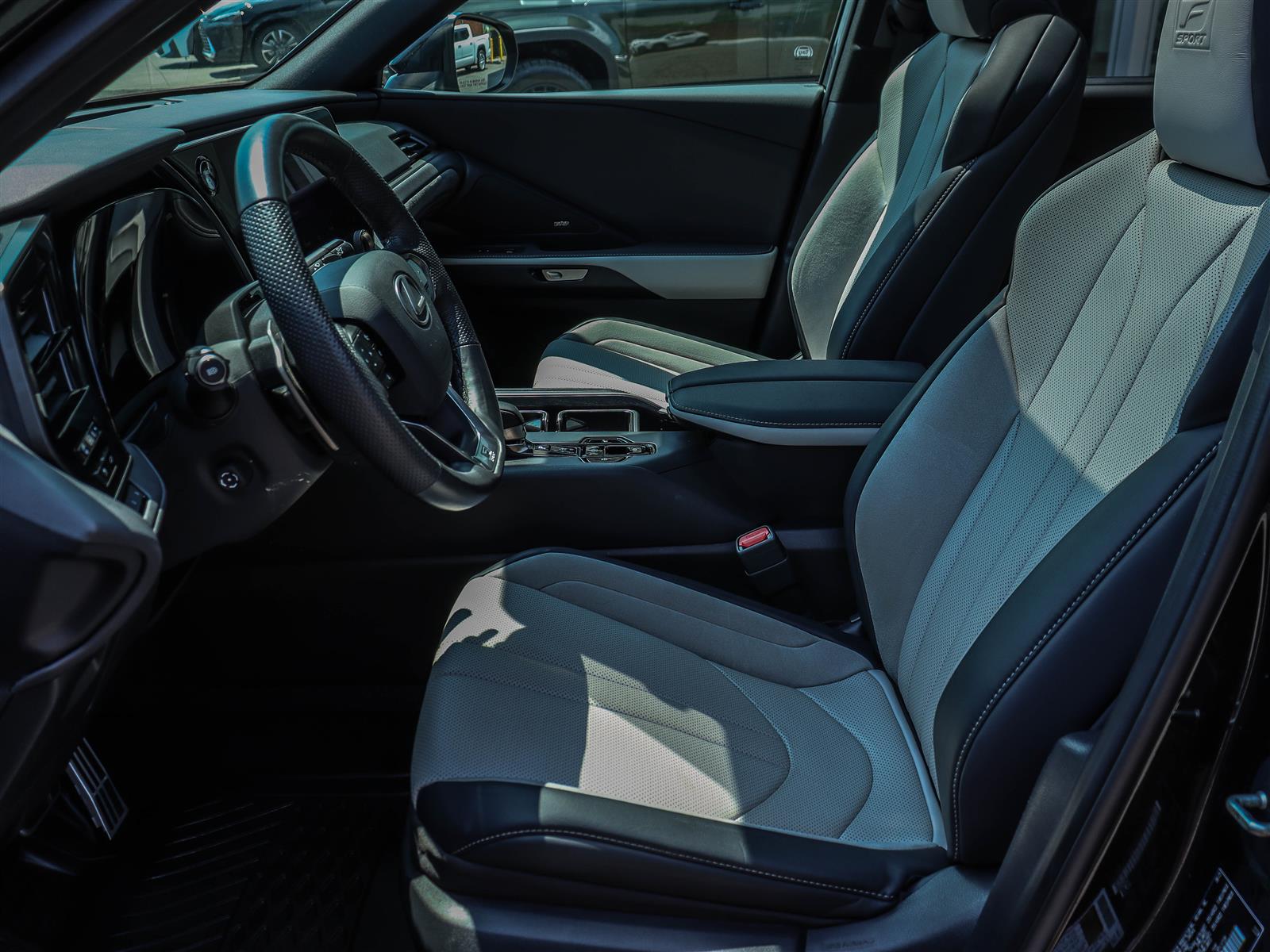 2025 Lexus TX 500h 10
