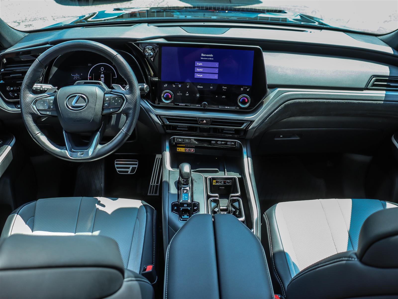 2025 Lexus TX 500h 16