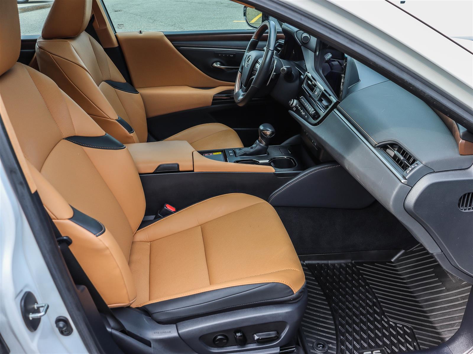 2024 Lexus ES 300h 18