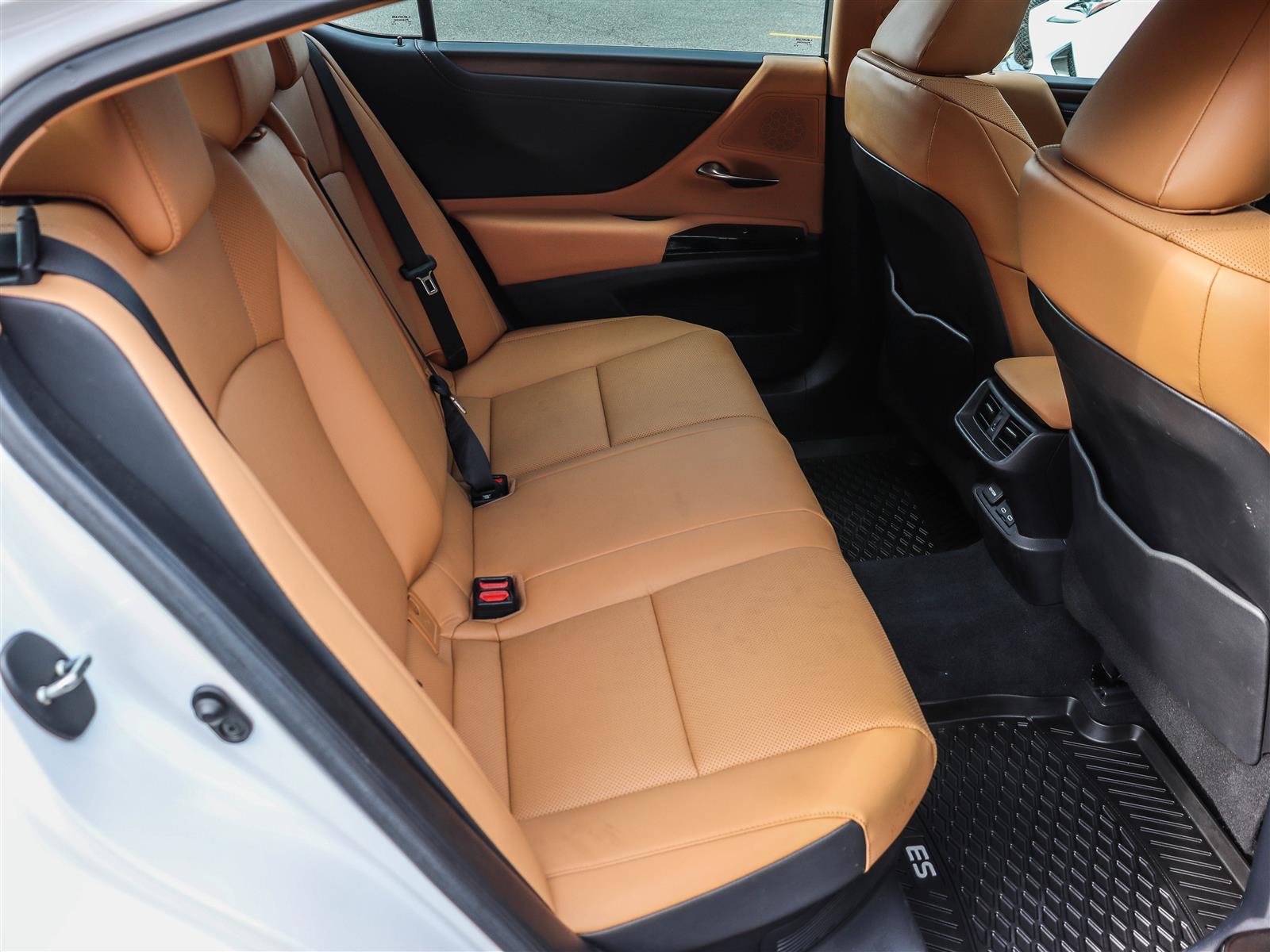 2024 Lexus ES 300h 20