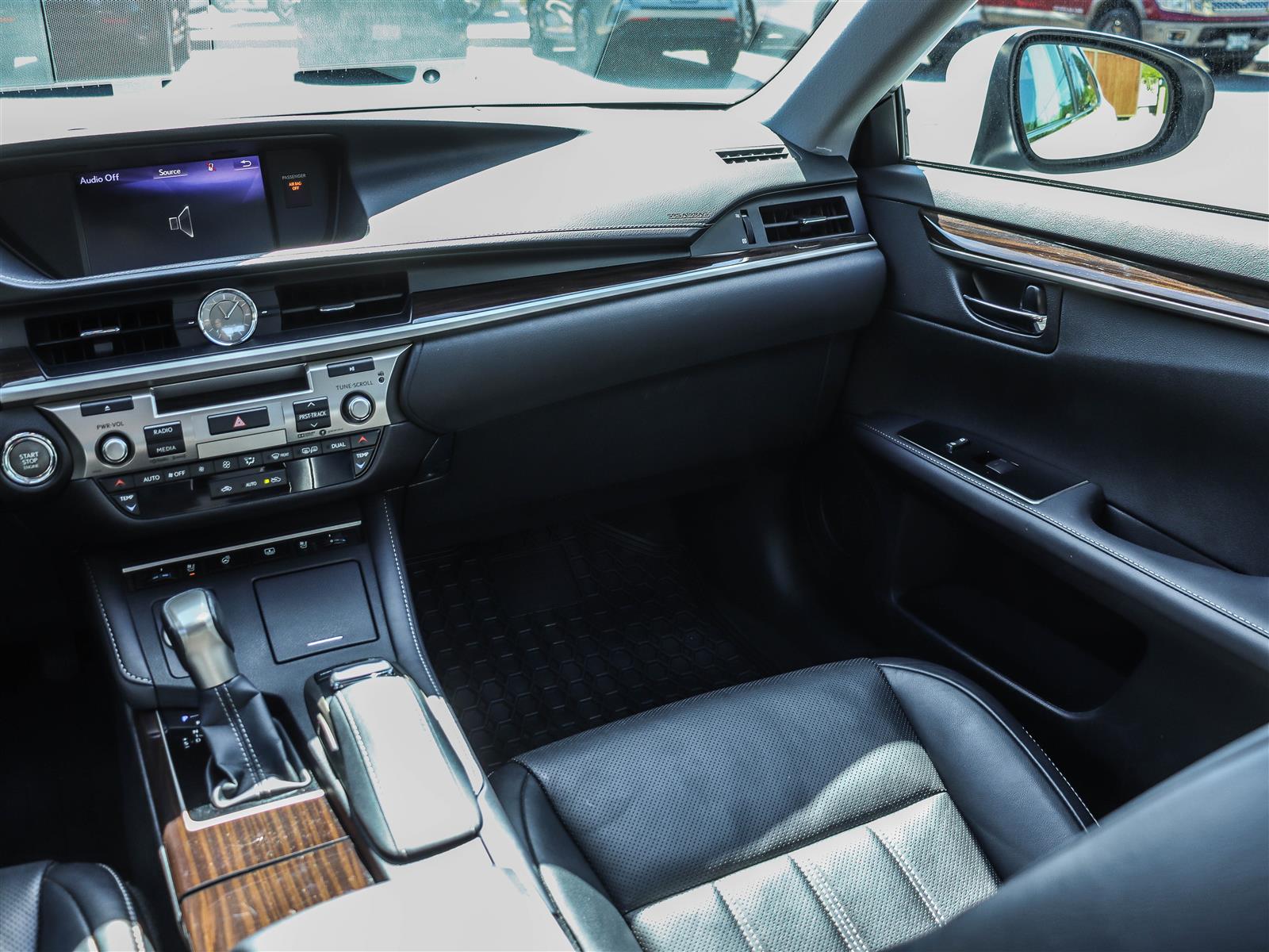 2017 Lexus ES 350 17