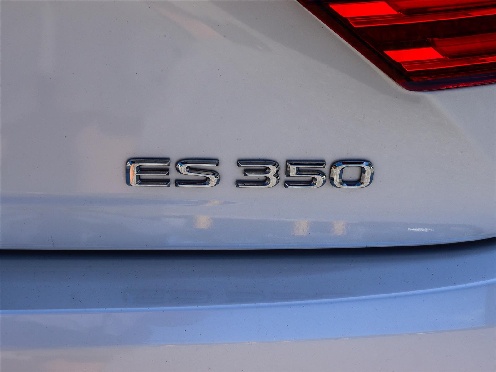 2017 Lexus ES 350 22