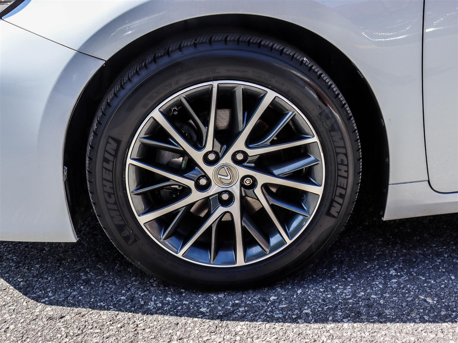 2017 Lexus ES 350 23