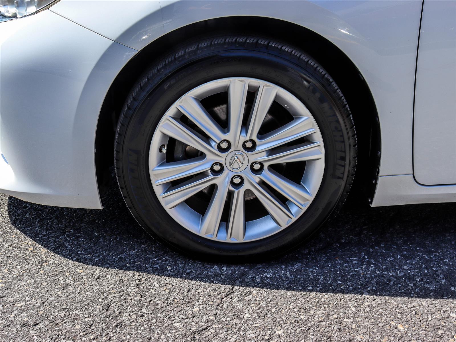 2015 Lexus ES 350 23