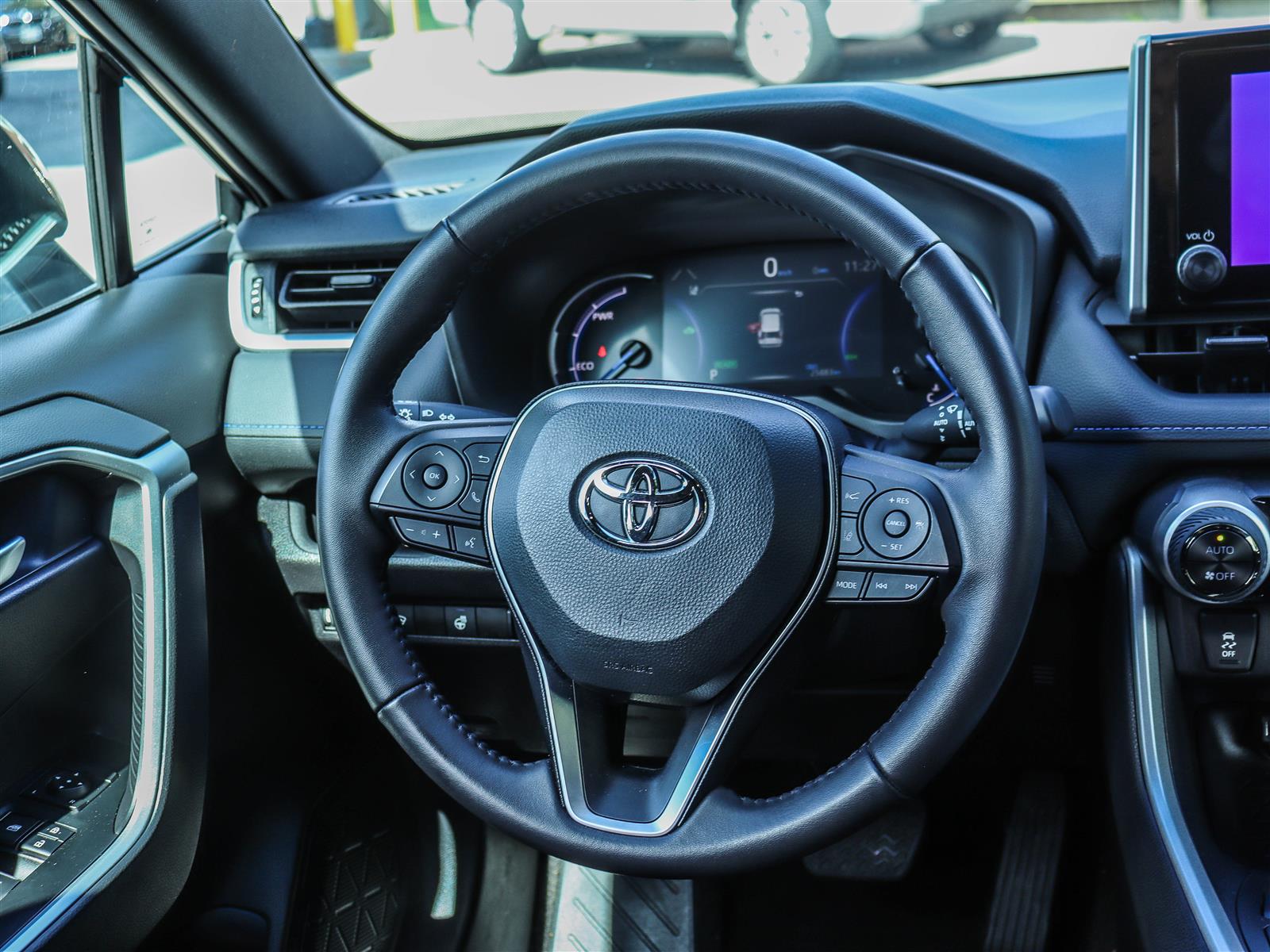 Toyota RAV4 2025 13