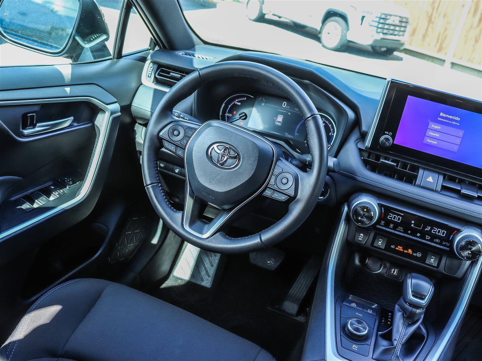 Toyota RAV4 2025 15