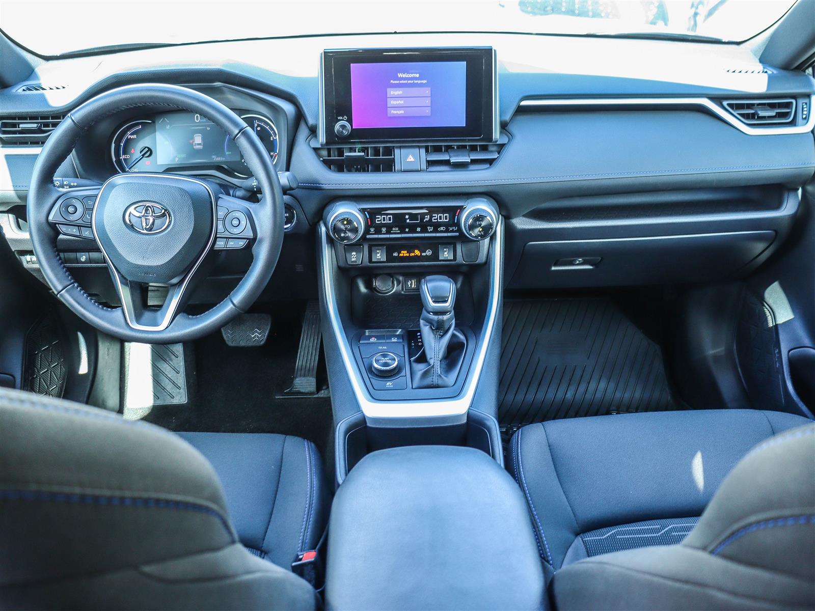 Toyota RAV4 2025 16