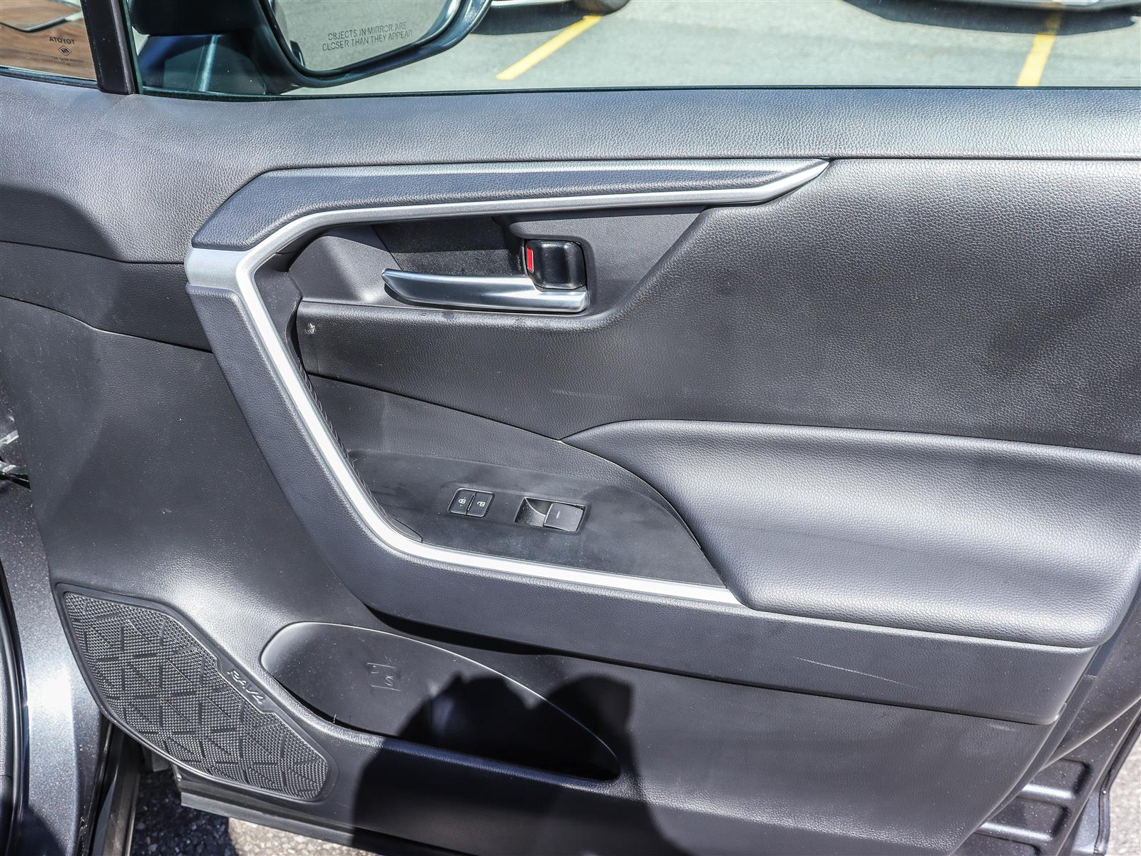 Toyota RAV4 2025 19