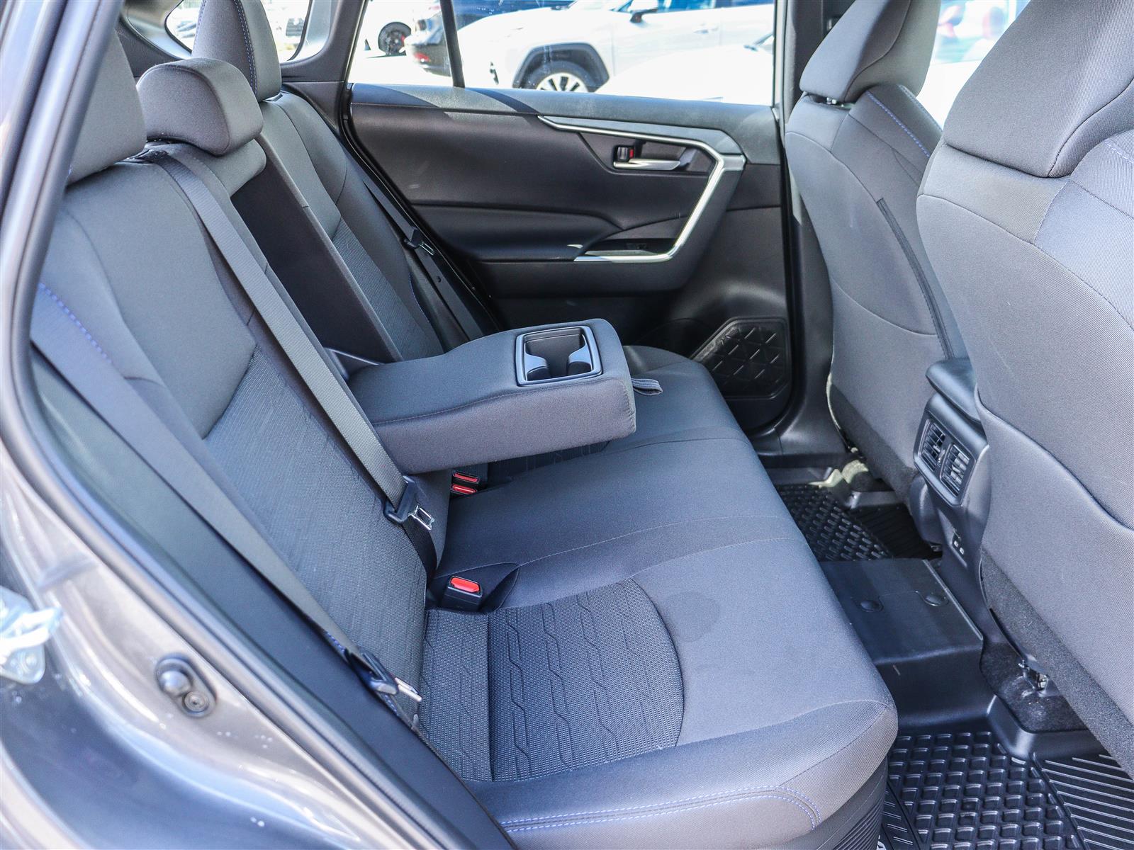 Toyota RAV4 2025 20