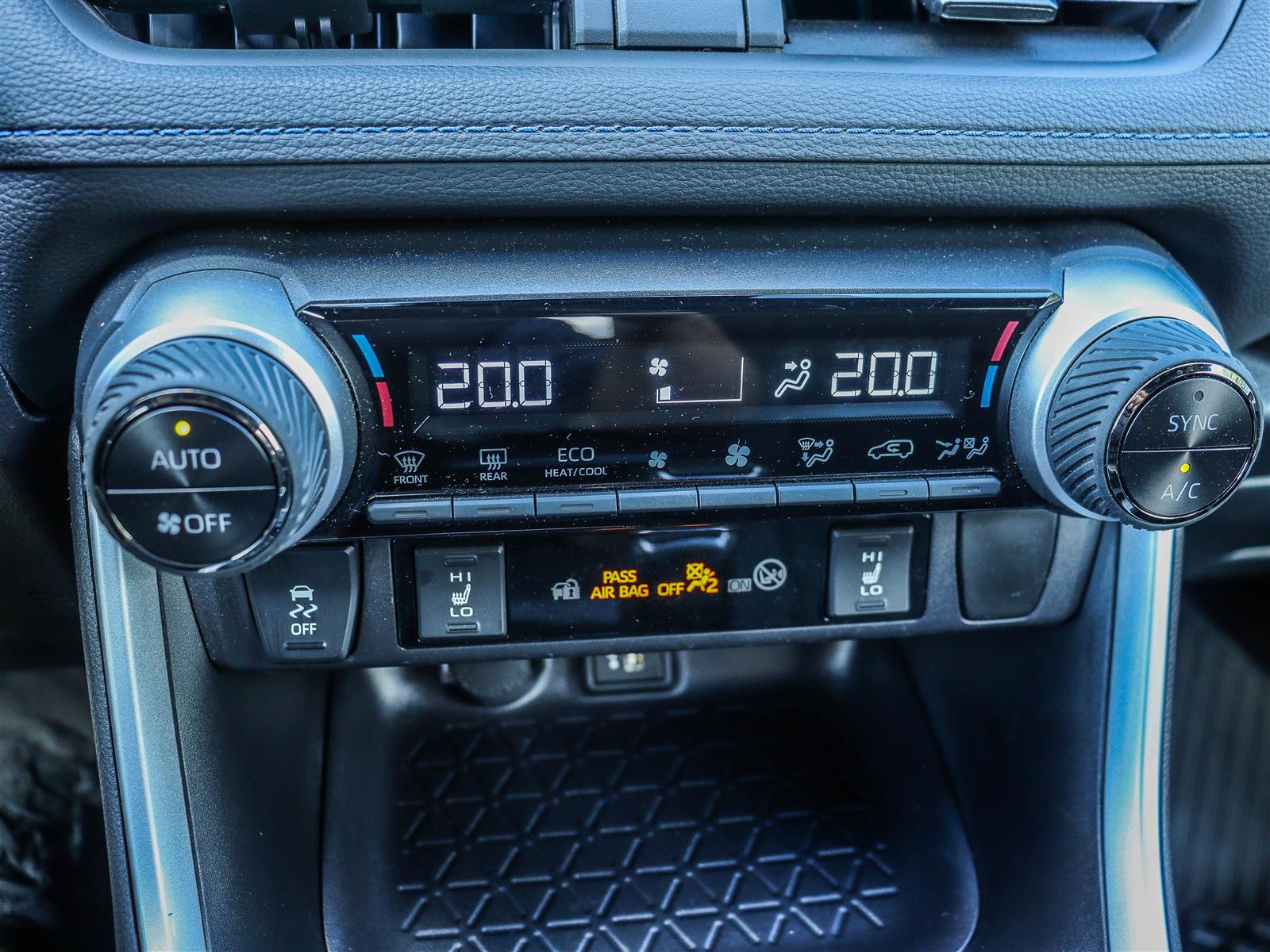 Toyota RAV4 2025 32