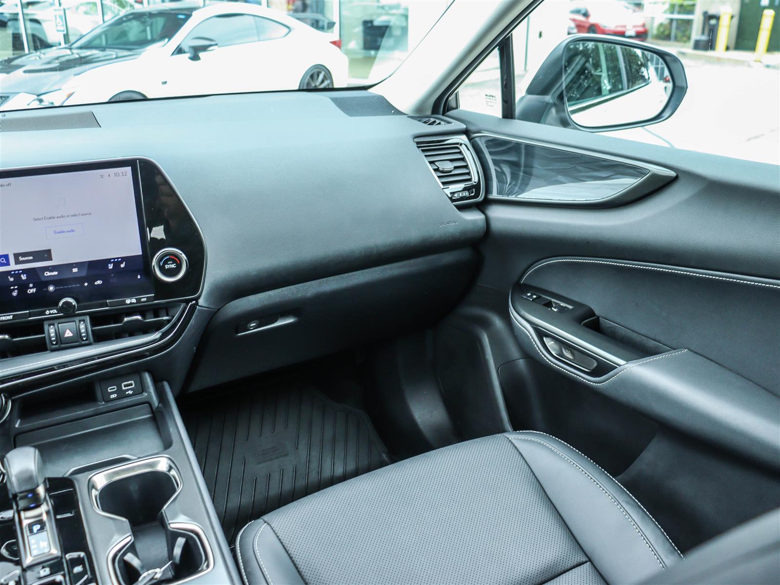 2025 Lexus NX 350h 17