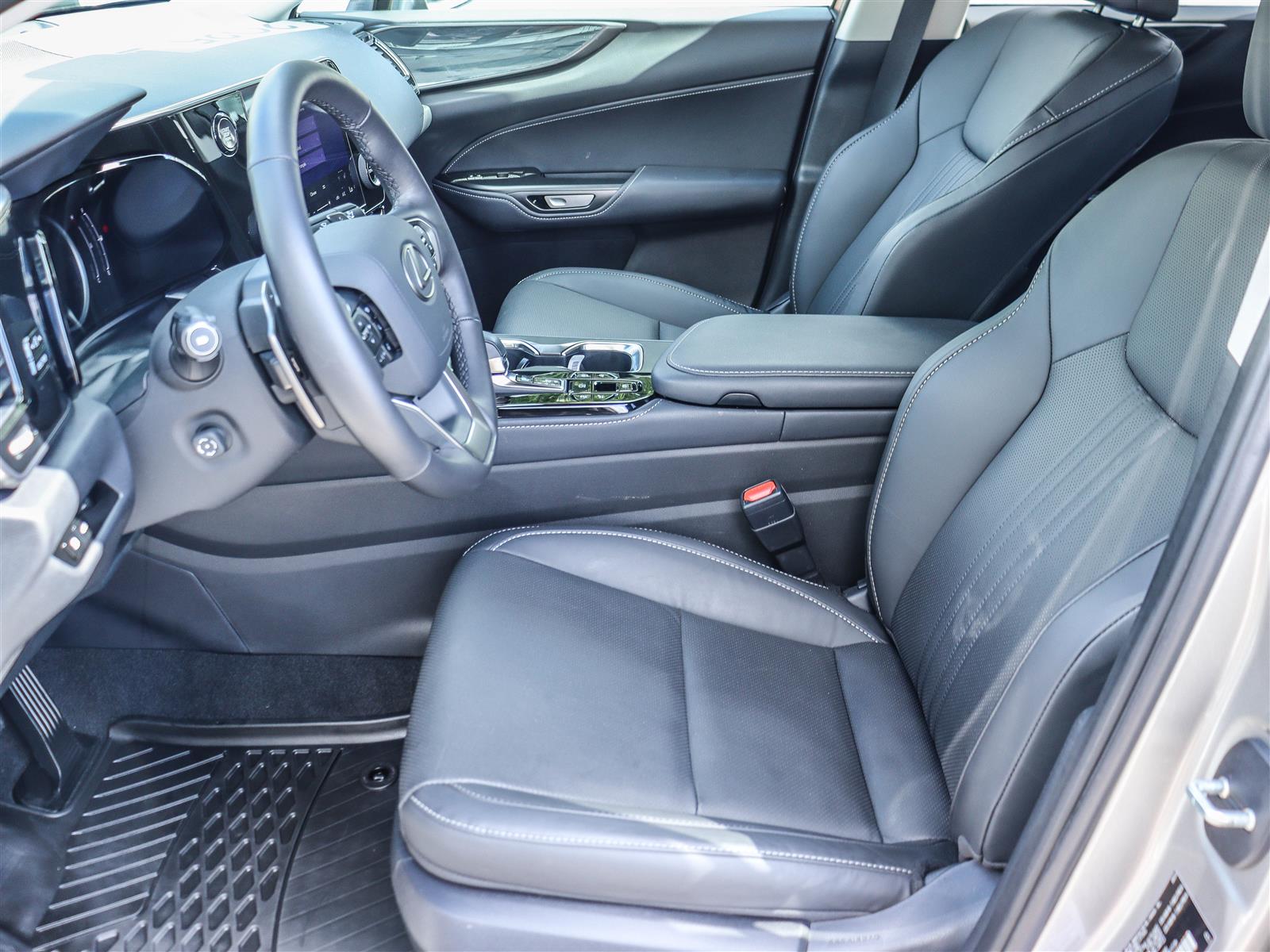 Lexus NX 350 2025 10