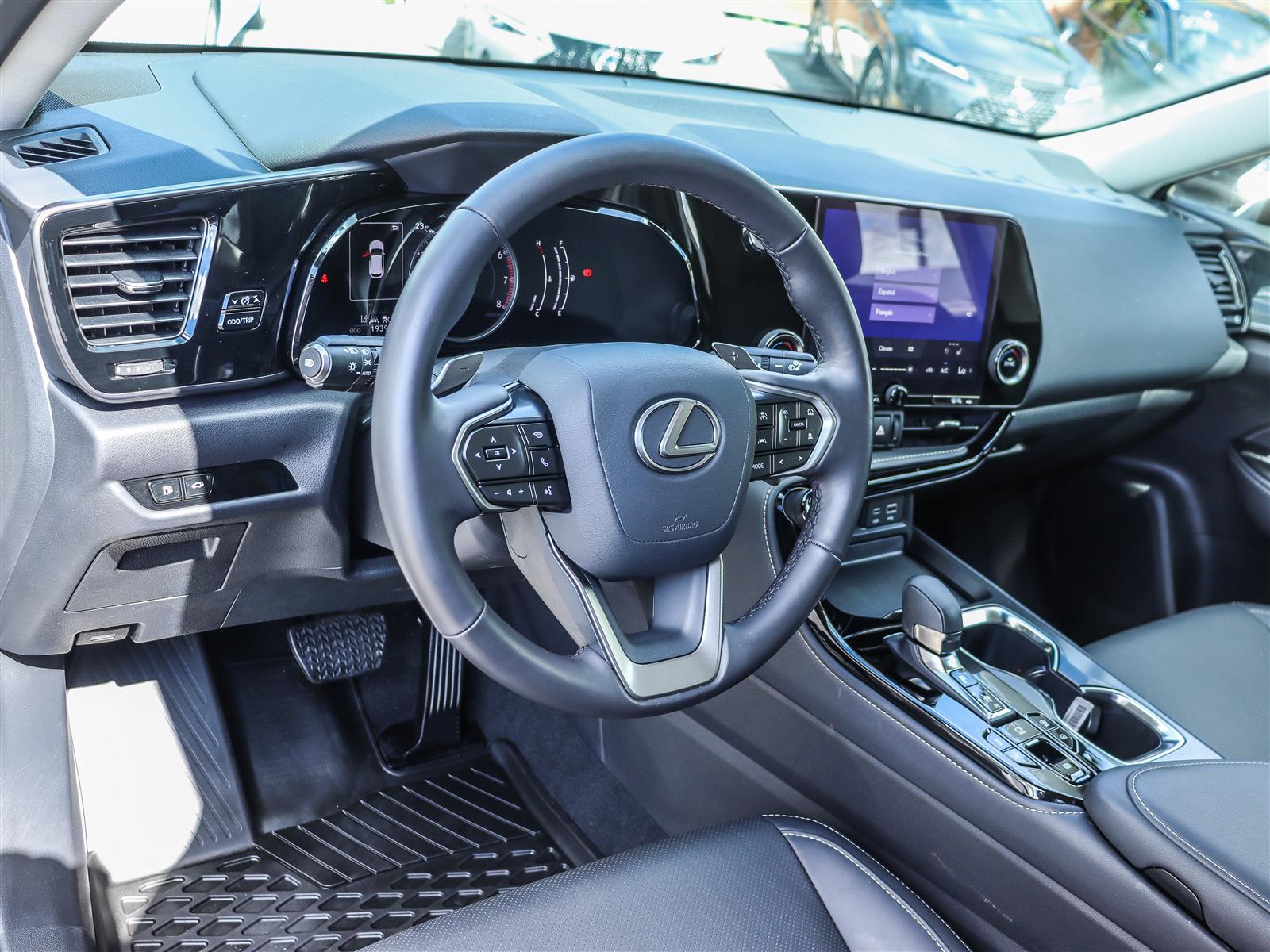 Lexus NX 350 2025 11