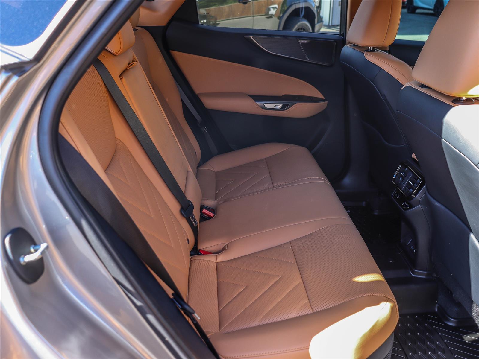 Lexus NX 350h 2026 21