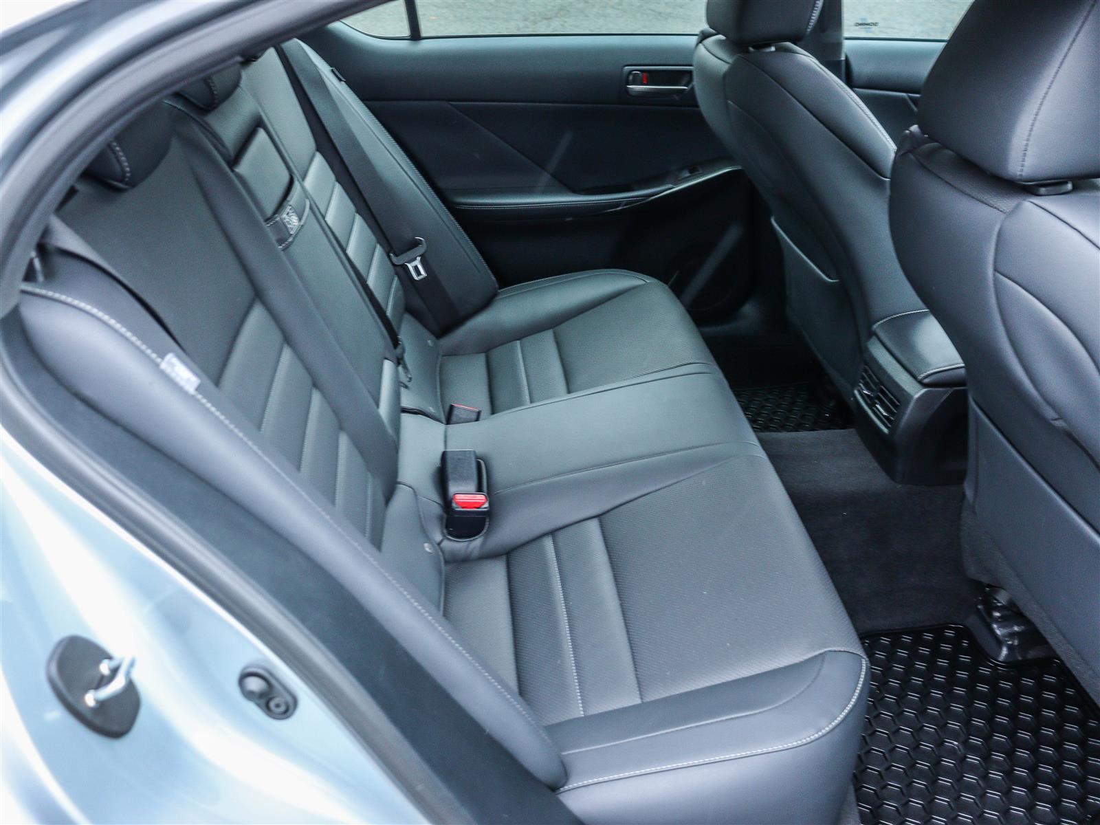 Lexus IS 350 2025 20
