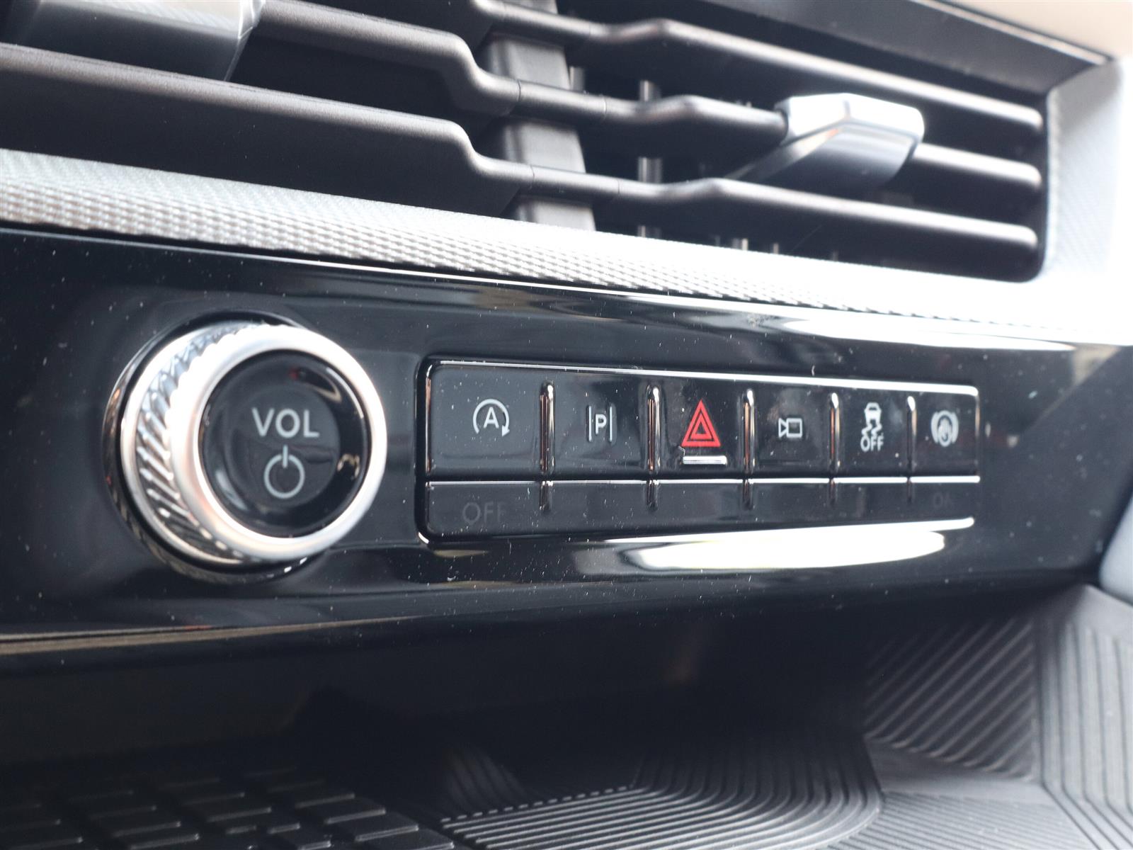 2026 Ford Explorer ST-Line | Hill Start Assist | Heated Steering Whee - Thumbnail 19
