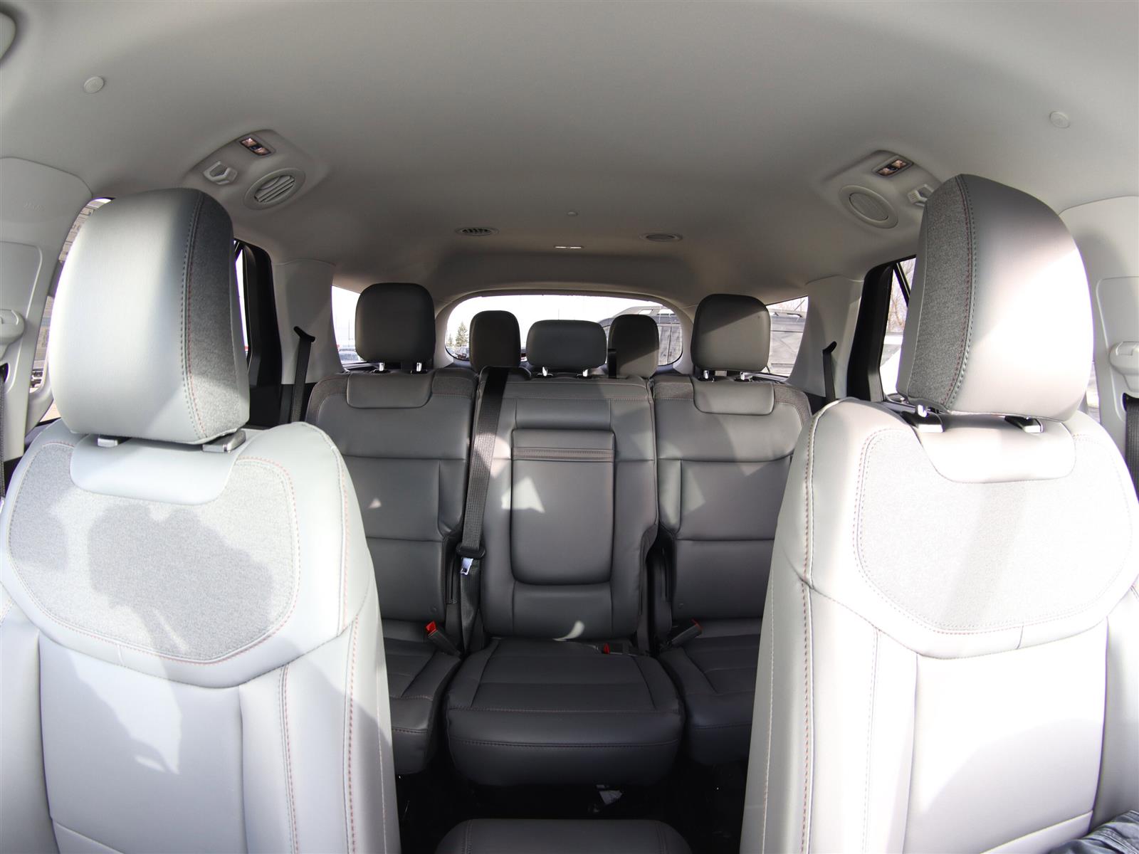 2026 Ford Explorer Active | Tri Zone Climate | Adaptive Cruise - Thumbnail 16