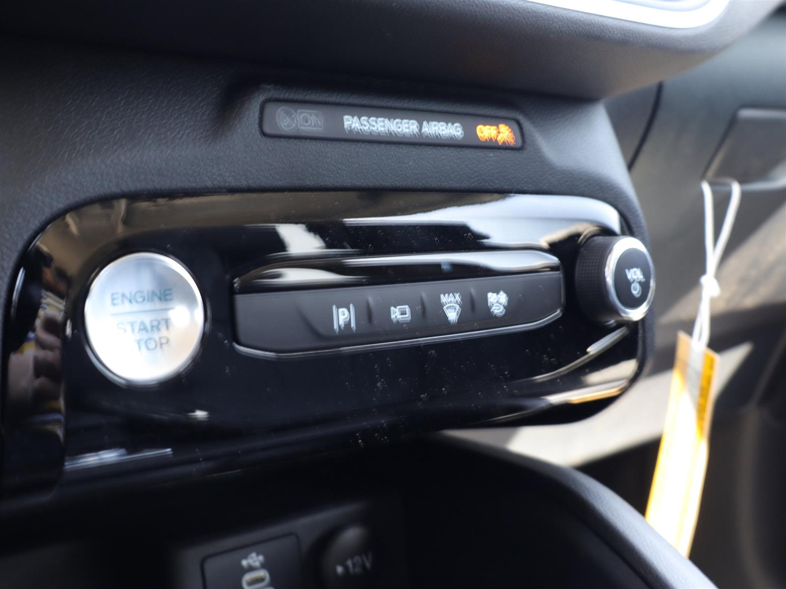 2026 Ford Escape PHEV FWD - Thumbnail 17