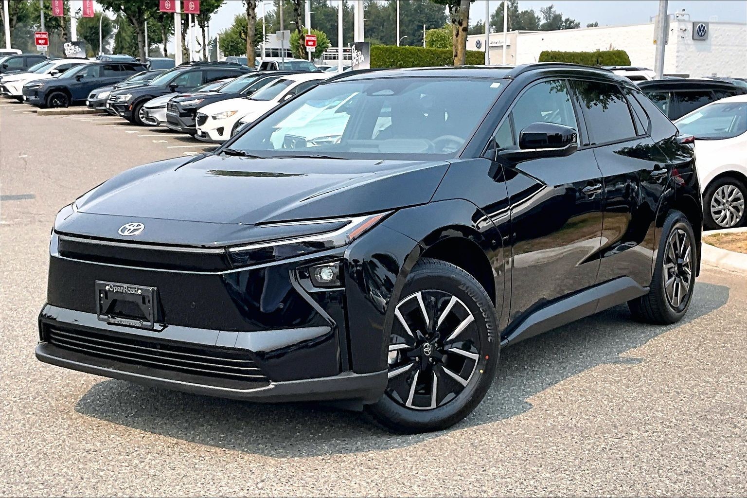 2026 Toyota bZ XLE AWD - Thumbnail 14