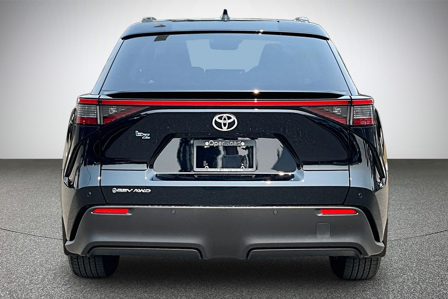 2026 Toyota bZ XLE AWD - Thumbnail 4