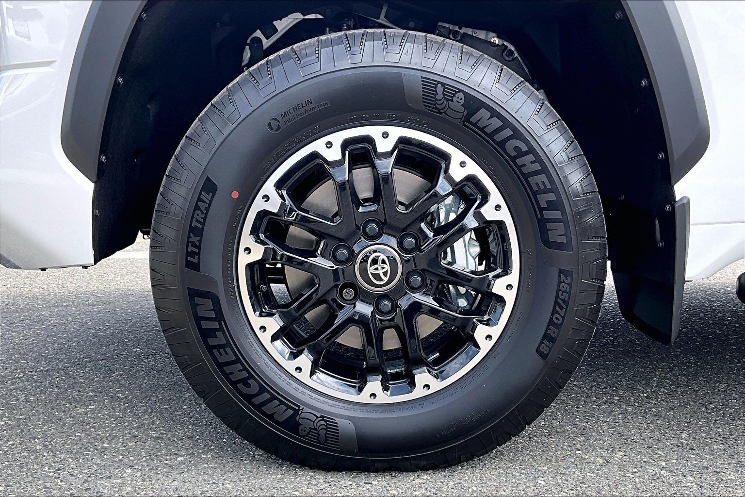 2026 Toyota Tundra 4X4 Tundra CrewMax SR5 L - Thumbnail 12
